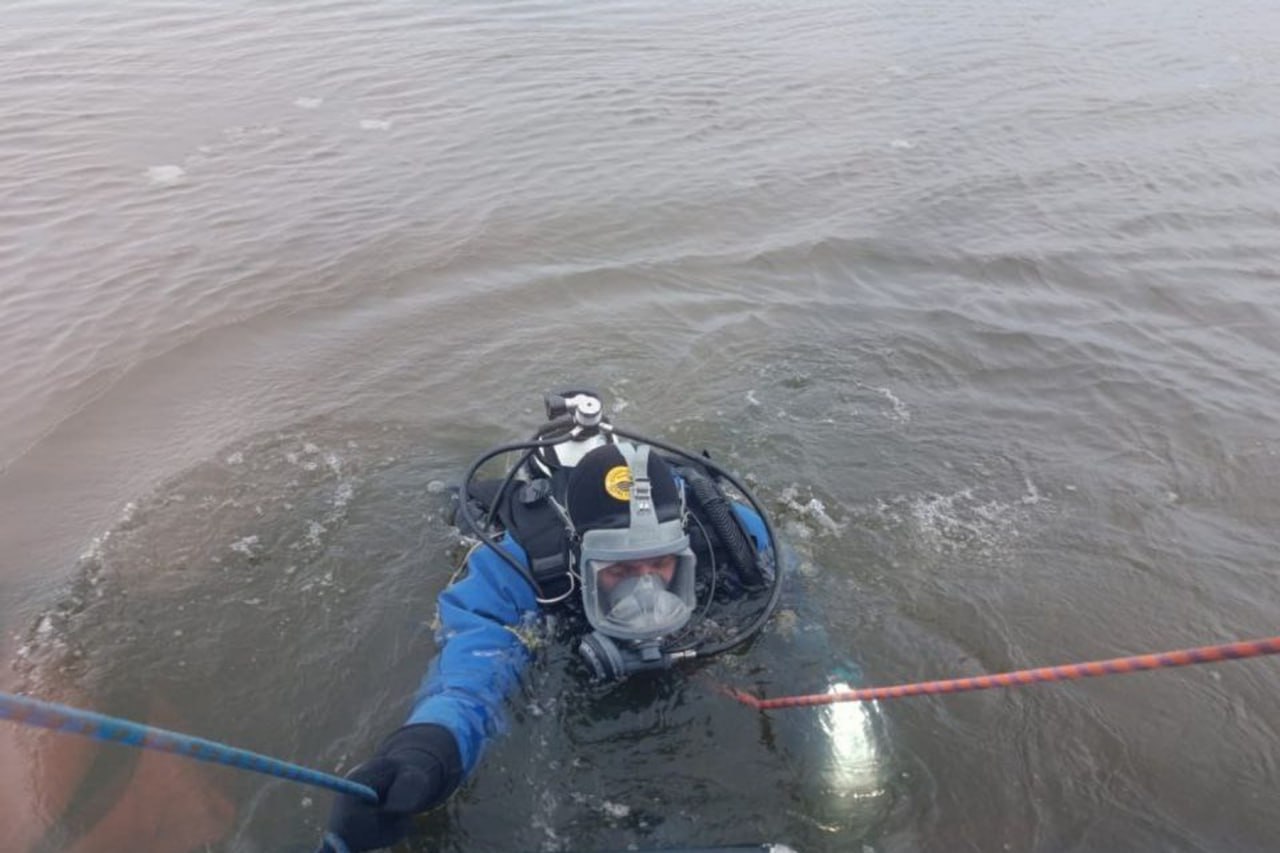 Водолаз в водоеме фото. Кстово утонул. Азарниковское водохранилище. Кстово утонул. Нижний новгород утонул парень.