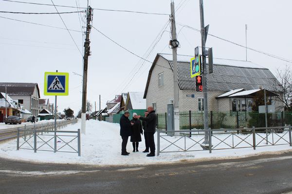 Светофор жуковка брянская область. Сгорел магазин светофор. Светофор жуковка брянская область. Светофор жуковка брянская область. Светофор жуковка брянская область.