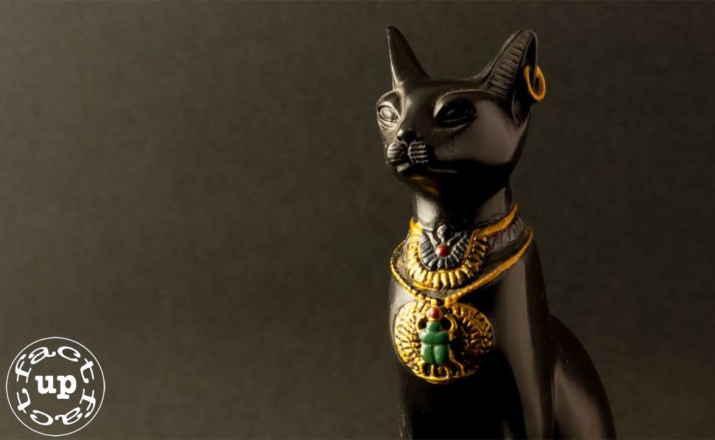 Богиня кошка в египте. Египетская богиня Бастет. Богиня кошек Бастет. Богиня Бастет в древнем Египте. Боги древнего Египта Баст.