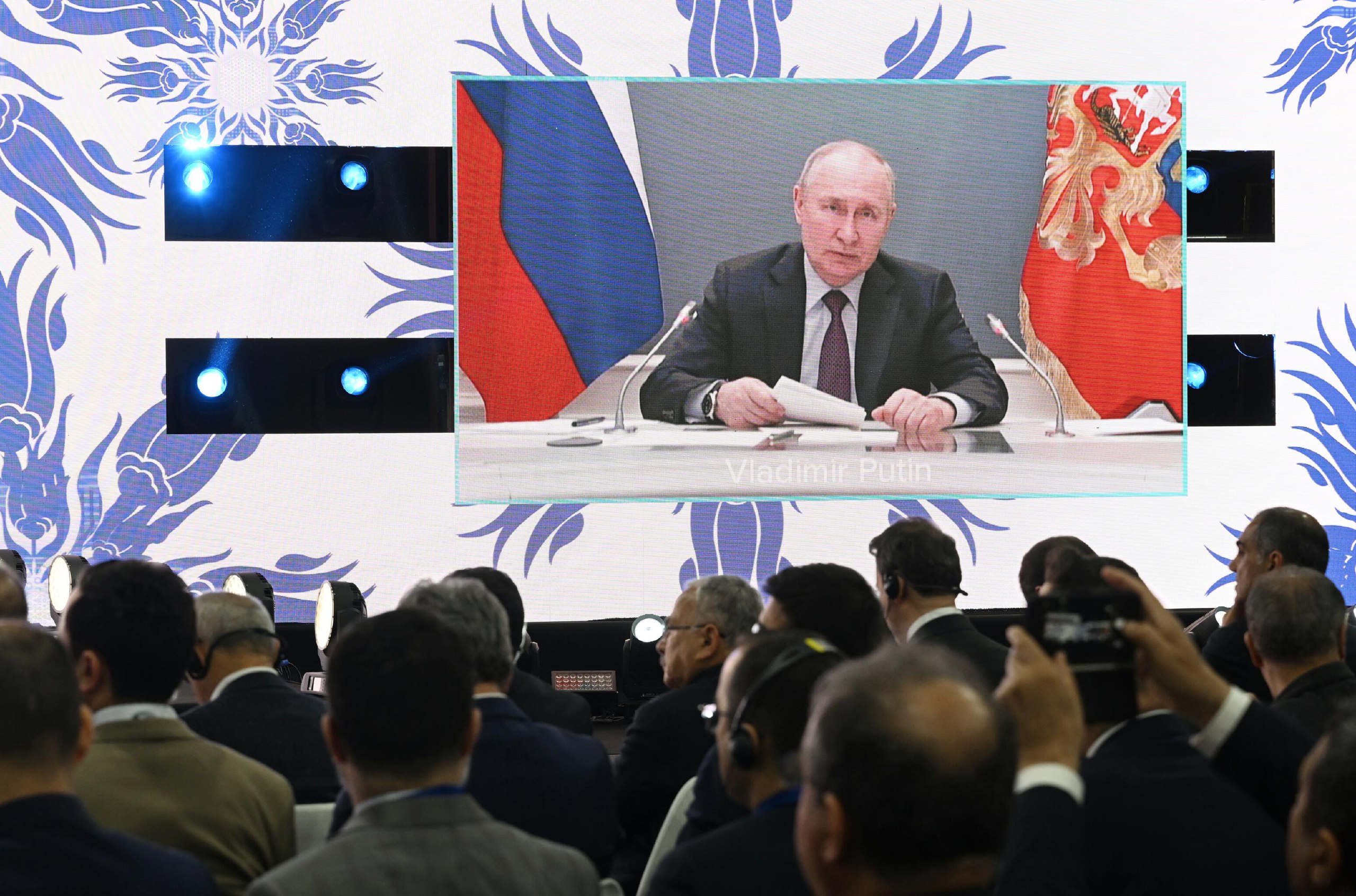Телемост 2024. Фото Путина 2023 год. Выступление Путина. Прямая линия с Путиным 2023.